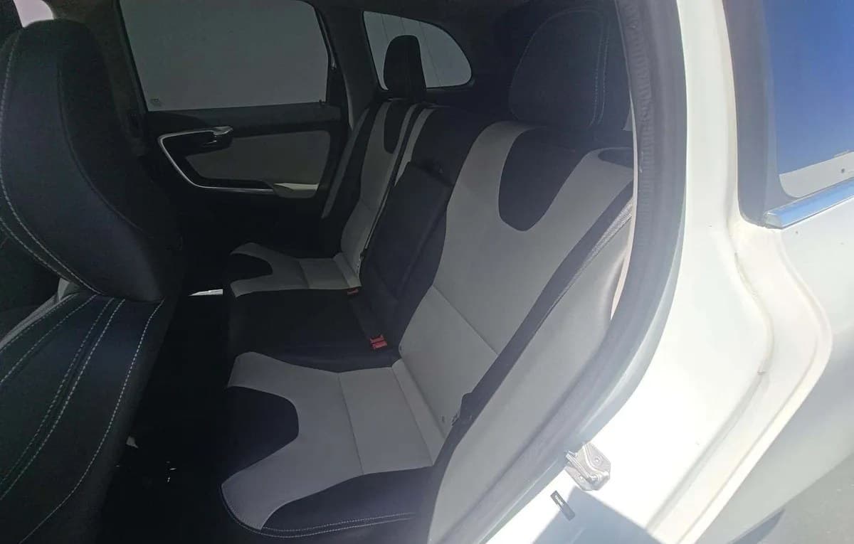 2017 VOLVO XC60 T5 DYNAMIC 7