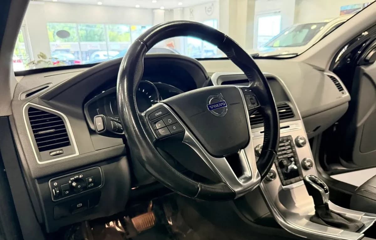 2017 VOLVO XC60 T6 Dynamic 7