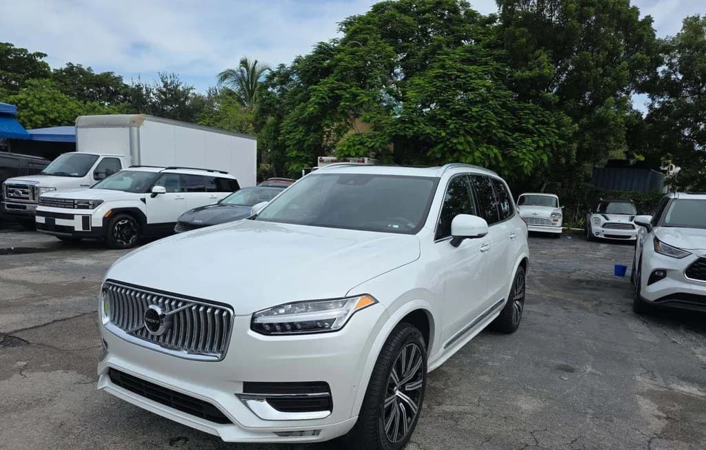 2022 VOLVO XC90 T6 INSCRIPTION 7-PASSENGER