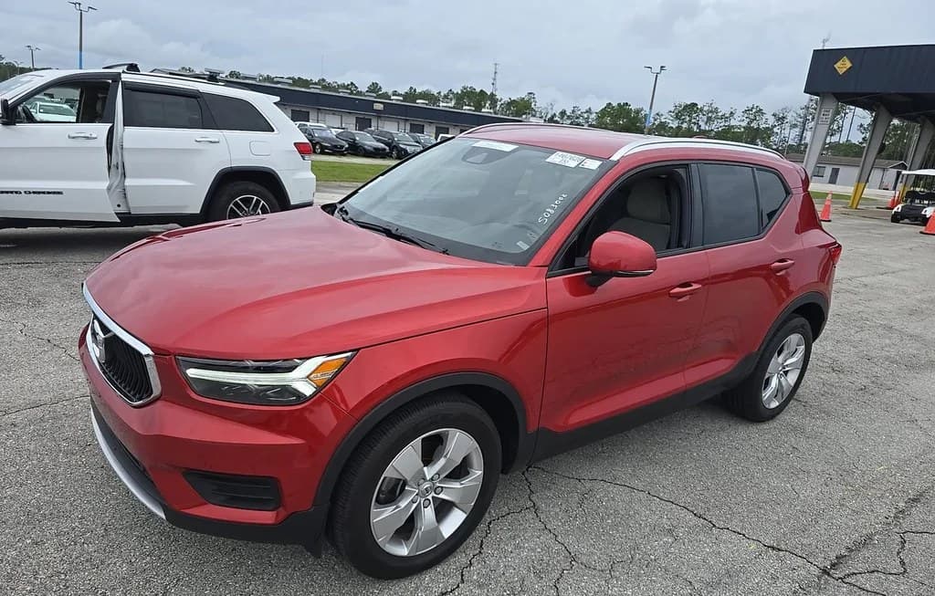 2020 VOLVO XC40 T4 MOMENTUM