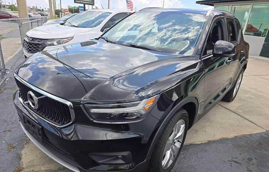 2021 VOLVO XC40 T4 MOMENTUM