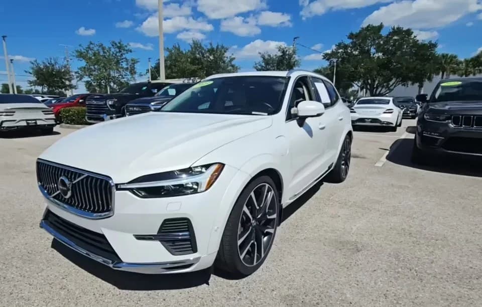 2023 VOLVO XC60 RECHARGE PLUG-IN HYBRID T8 ULTIMATE BRIGHT THEME