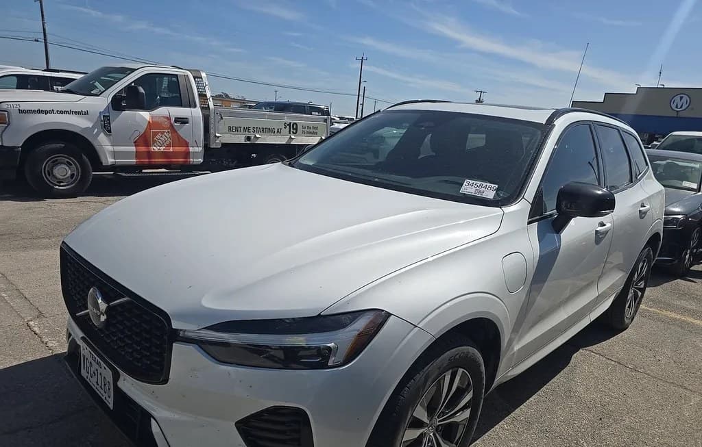 2024 VOLVO XC60 RECHARGE PLUG-IN HYBRID T8 CORE DARK THEME