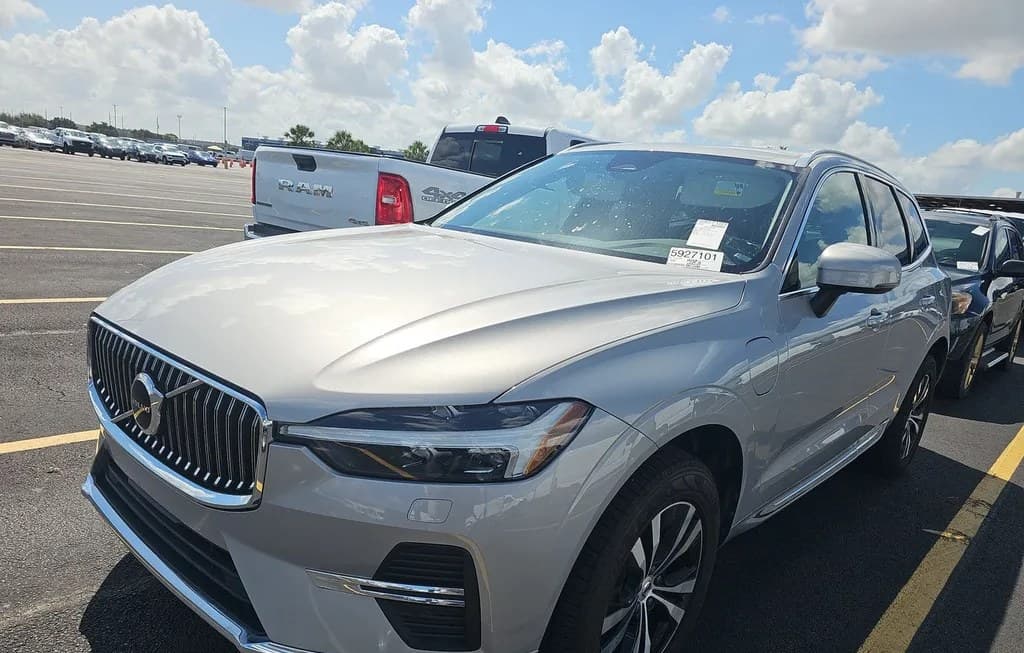 2023 VOLVO XC60 RECHARGE PLUG-IN HYBRID T8 CORE BRIGHT THEME