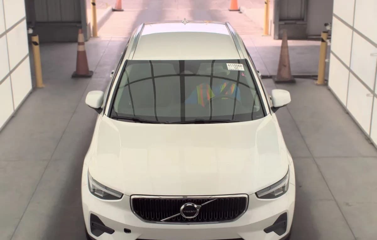 2023 VOLVO XC40 B4 CORE 3