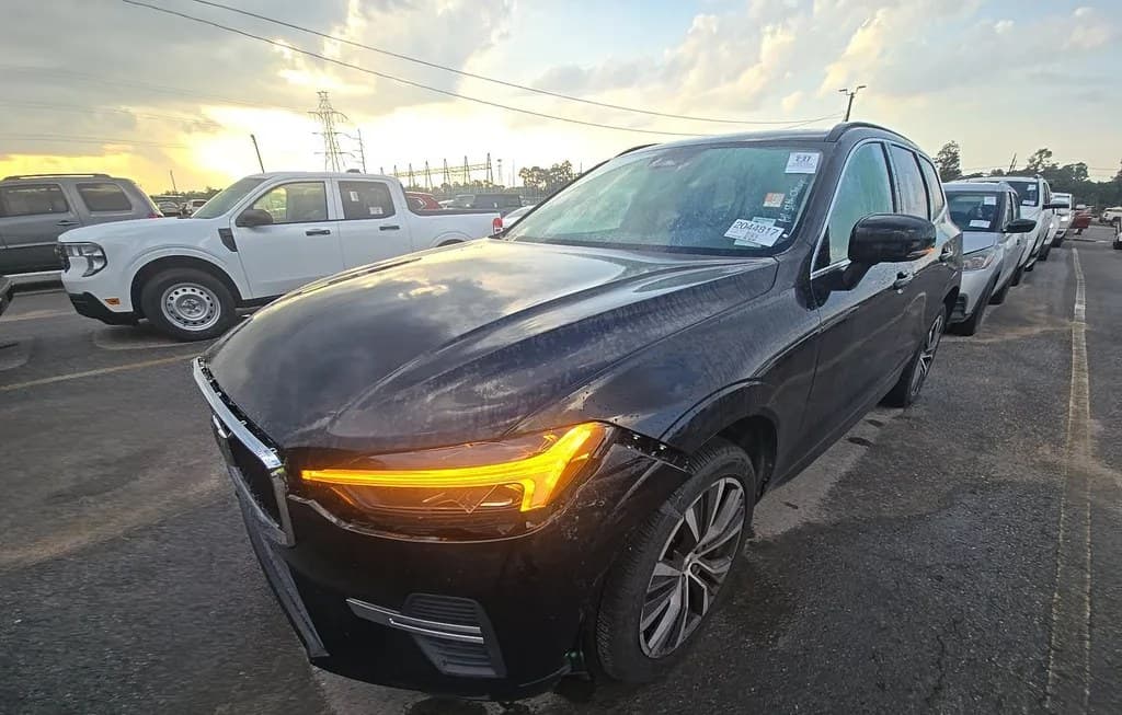 2022 VOLVO XC60 B5 MOMENTUM