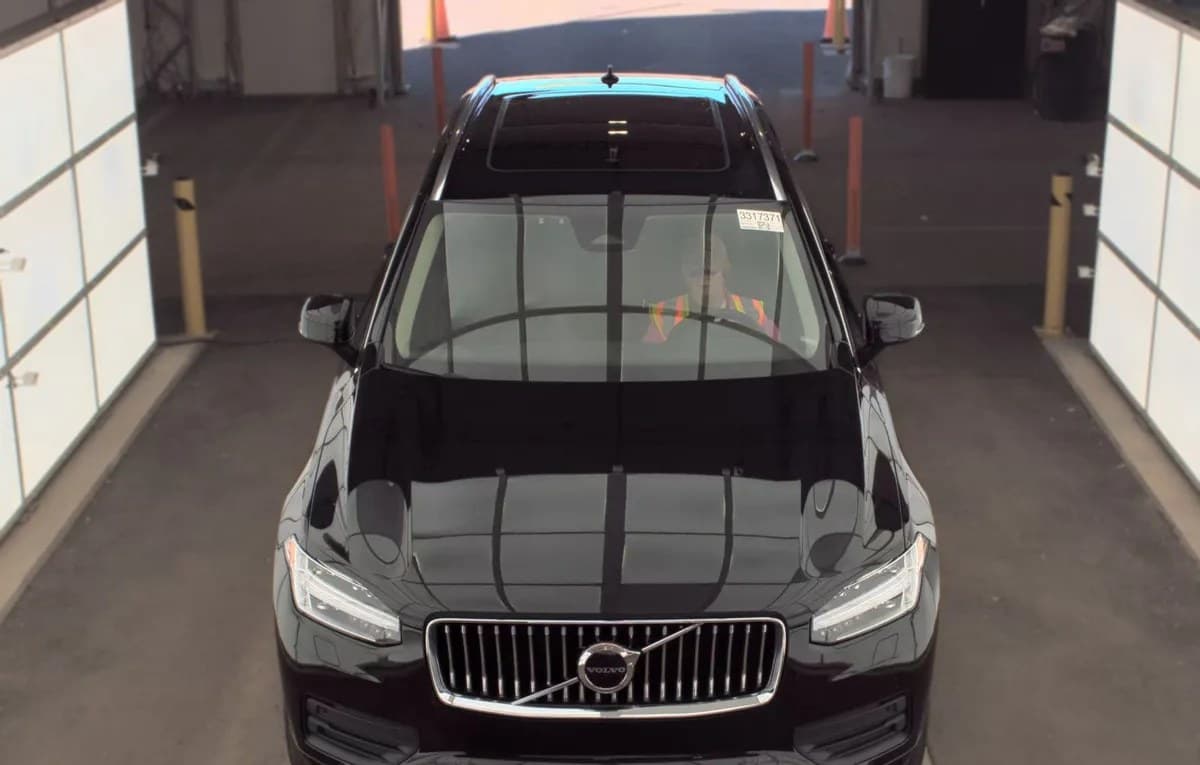 2023 VOLVO XC90 B5 Core 3