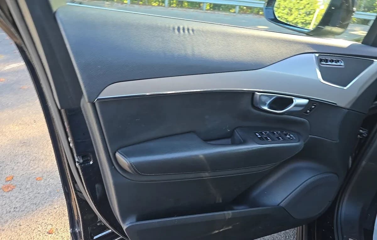2023 VOLVO XC90 B5 Core 6