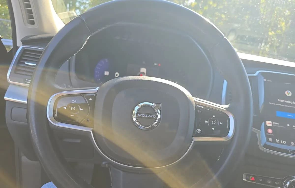 2023 VOLVO XC90 B5 Core 7