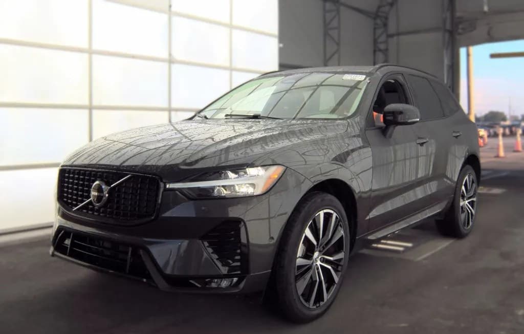 2024 VOLVO XC60 B5 PLUS DARK THEME