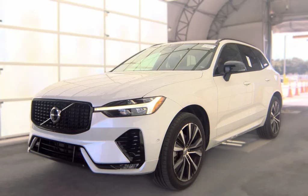 2024 VOLVO XC60 B5 PLUS DARK THEME