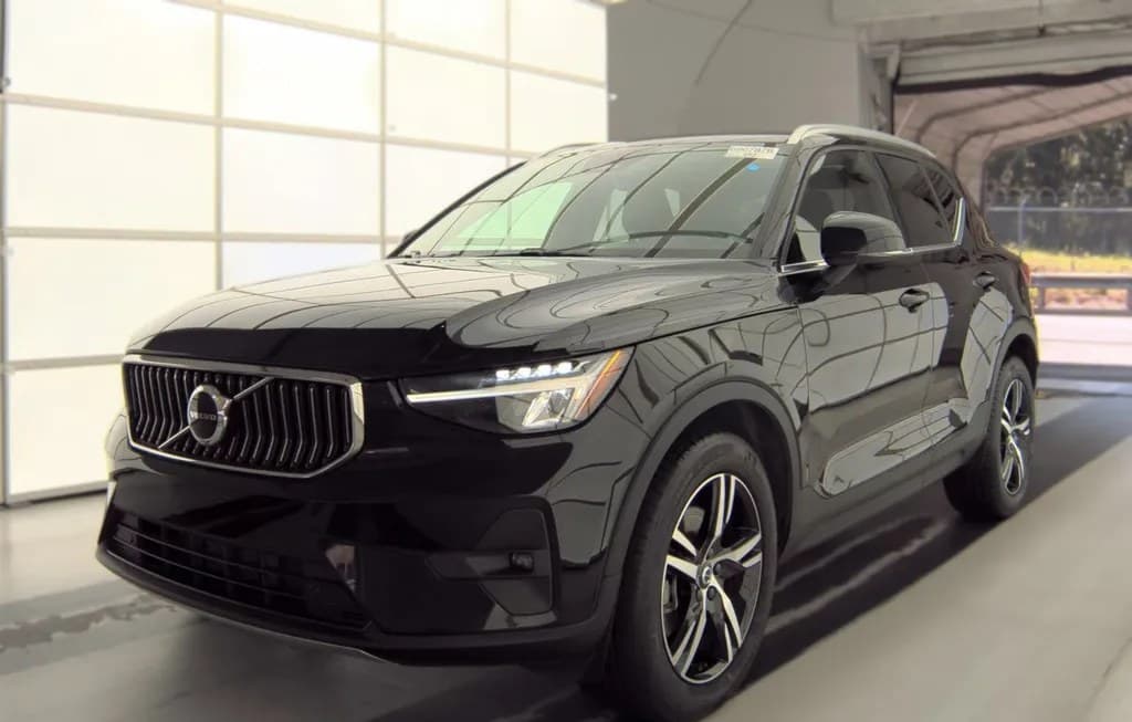 2023 VOLVO XC40 B5 PLUS BRIGHT THEME