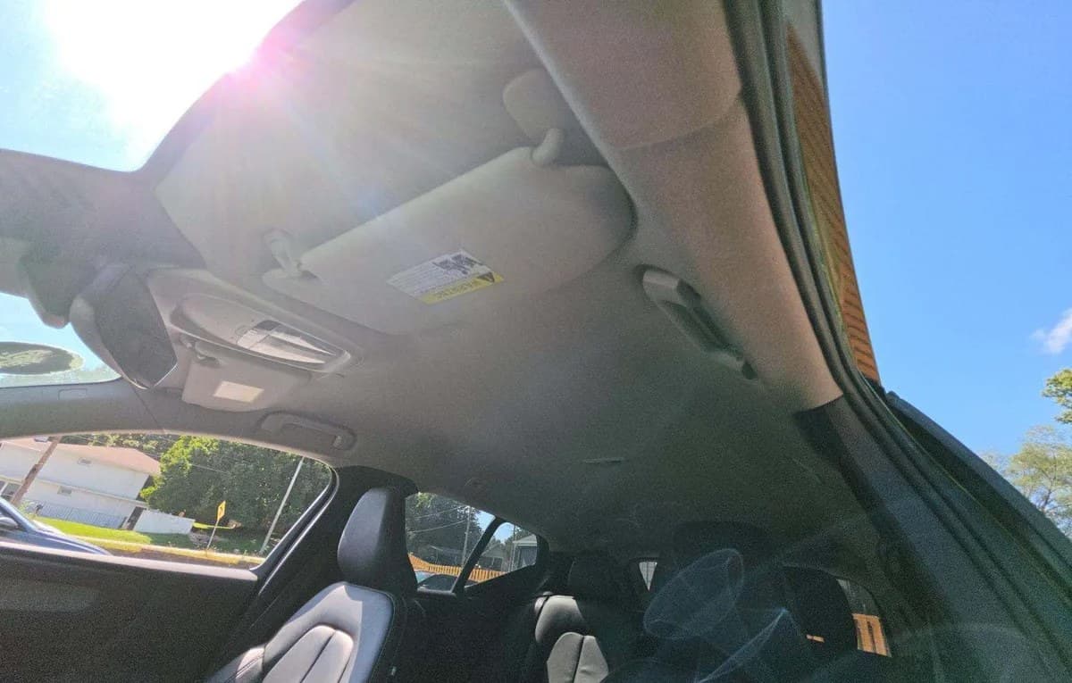 2023 VOLVO XC40 B5 Core 5