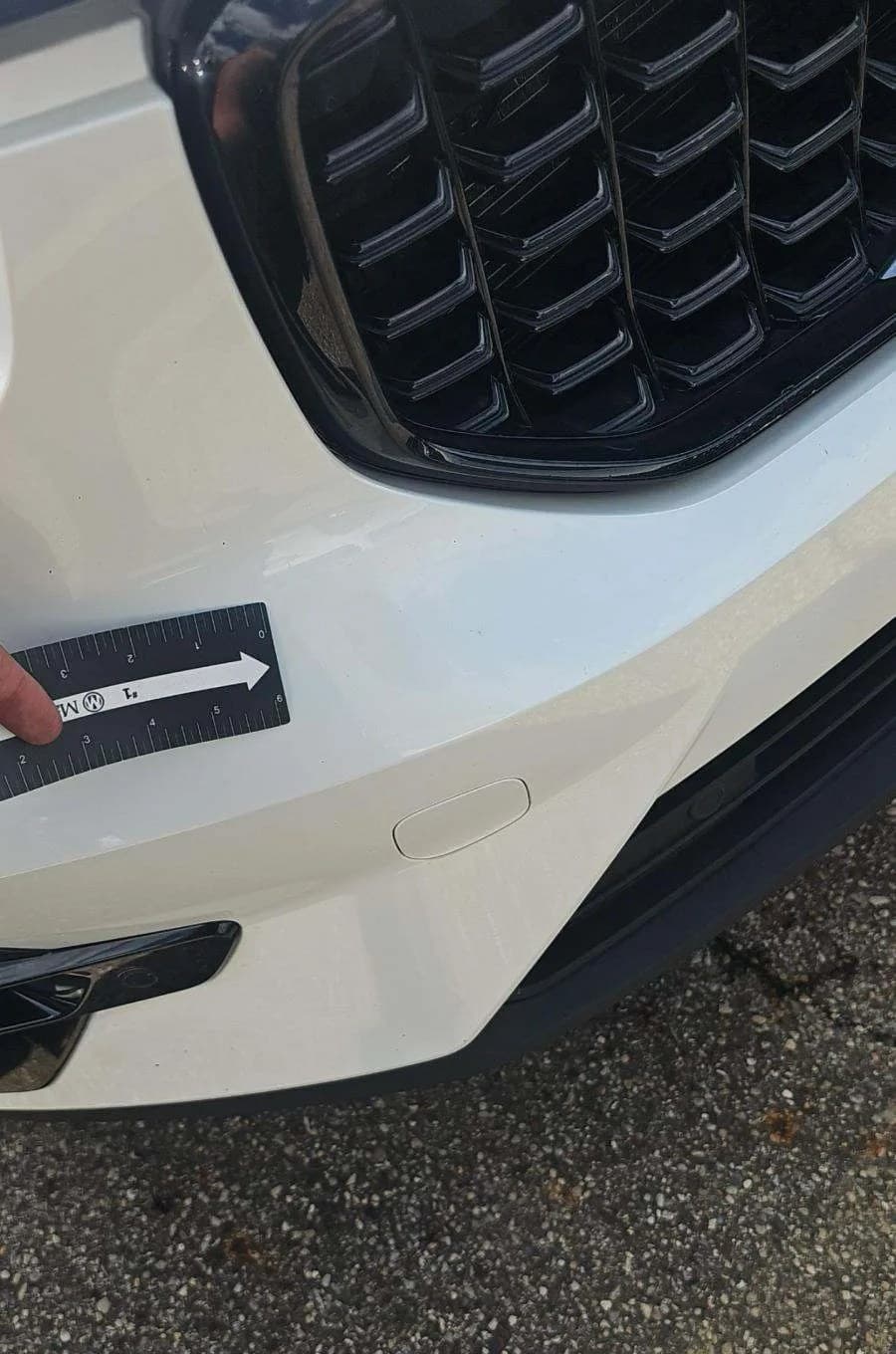 2024 VOLVO XC40 B5 PLUS DARK THEME
