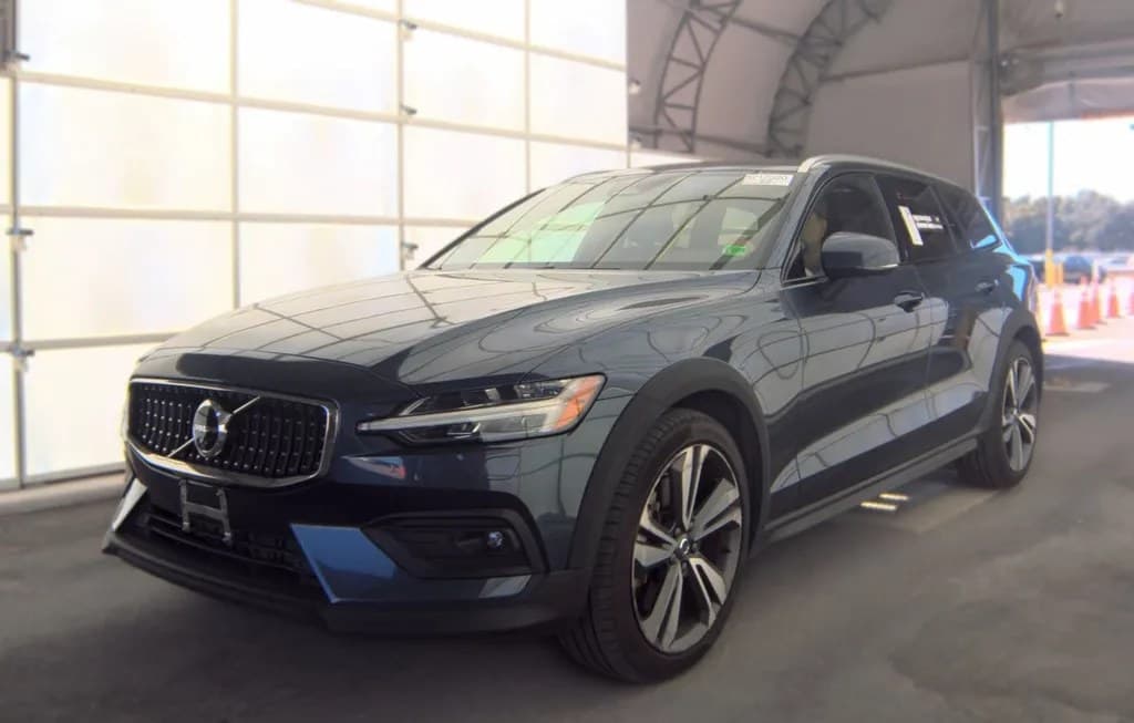 2025 VOLVO V60 CROSS COUNTRY B5 PLUS