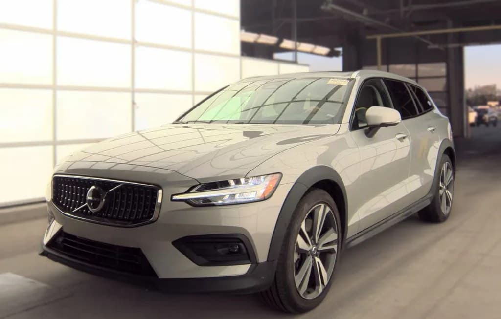 2025 VOLVO V60 CROSS COUNTRY B5 PLUS