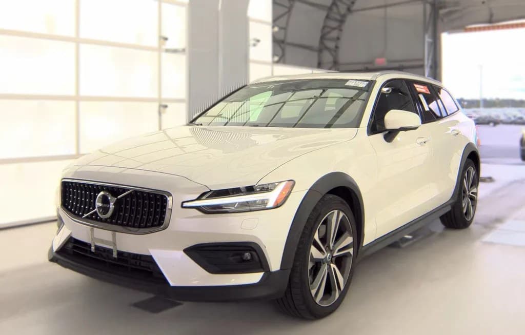 2025 VOLVO V60 CROSS COUNTRY B5 PLUS