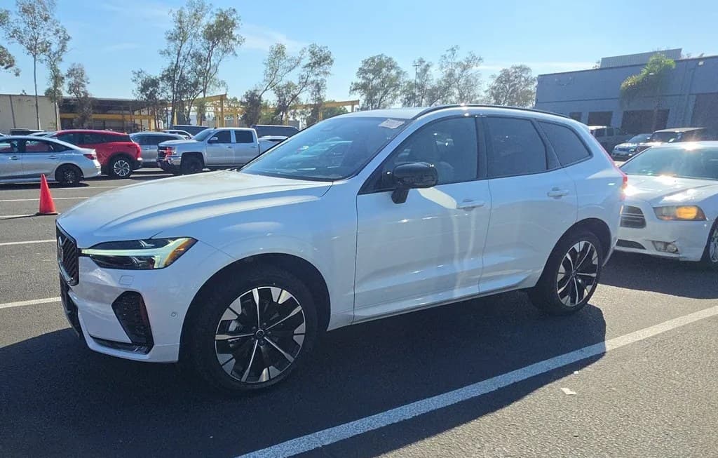 2026 VOLVO XC60 B5 PLUS
