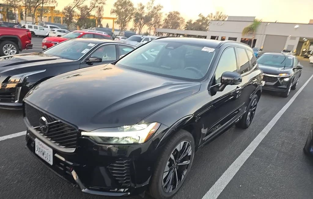 2026 VOLVO XC60 B5 PLUS