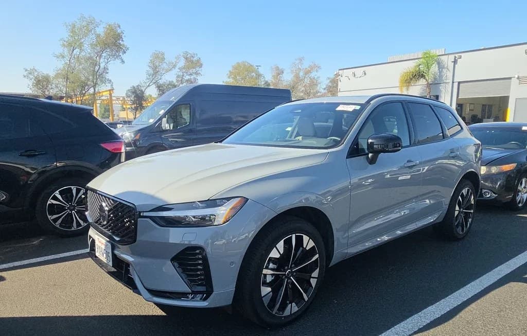 2026 VOLVO XC60 B5 PLUS