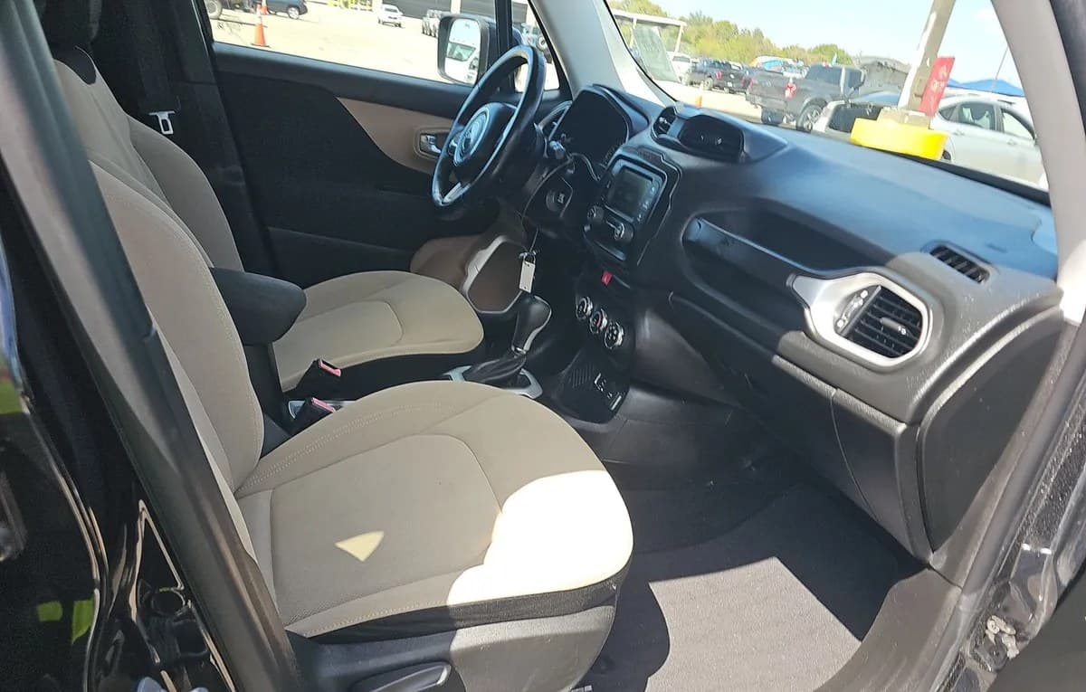 2017 JEEP RENEGADE Latitude 4