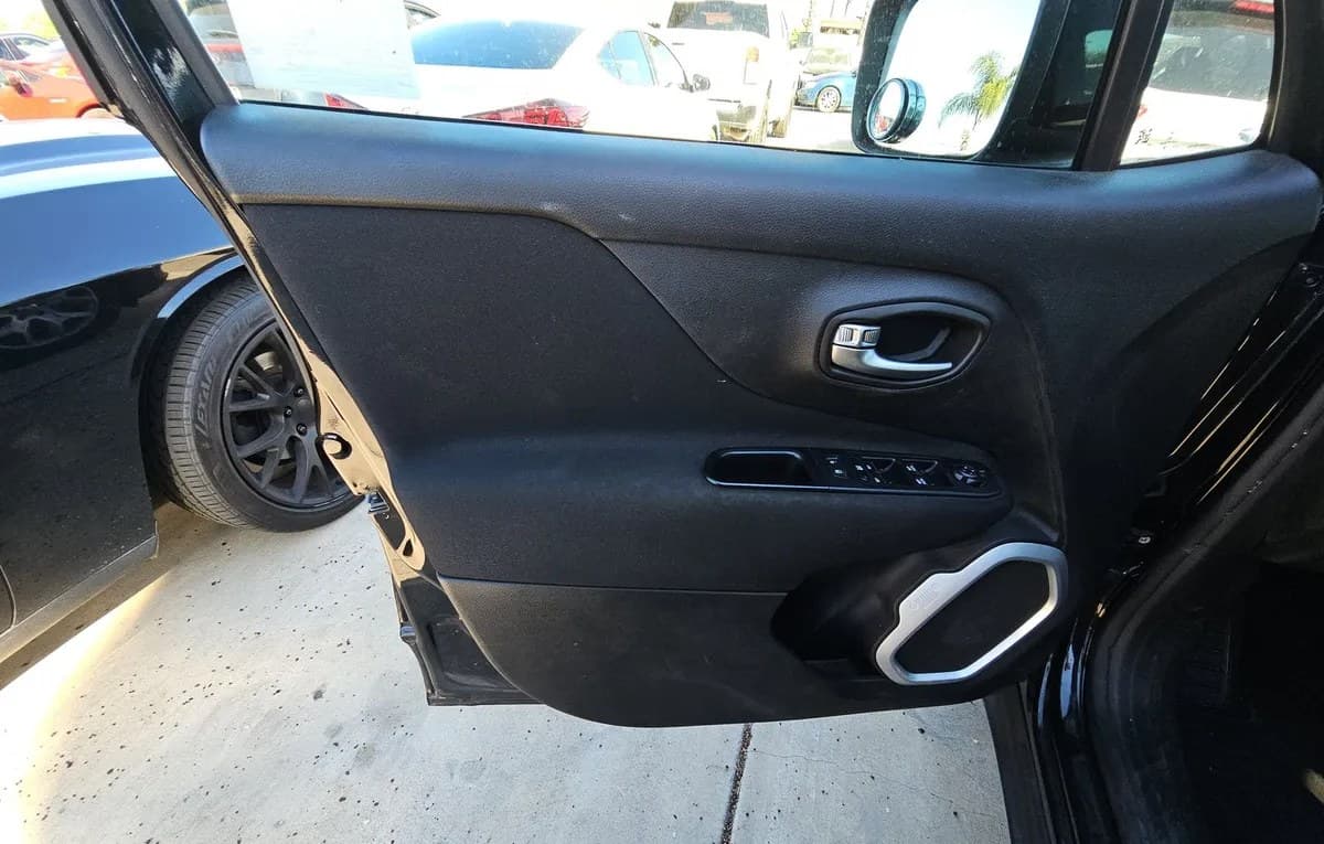 2018 JEEP RENEGADE LATITUDE 6