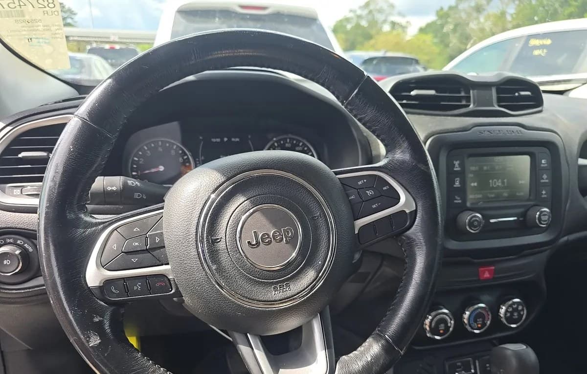 2017 JEEP RENEGADE Latitude 6