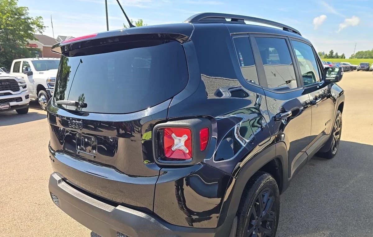 2017 JEEP RENEGADE LATITUDE ALTITUDE Edition 4
