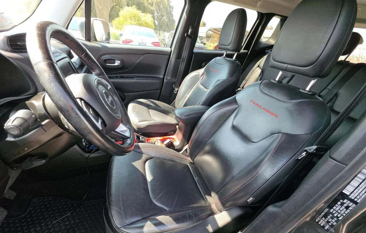 2017 JEEP RENEGADE Trailhawk 4
