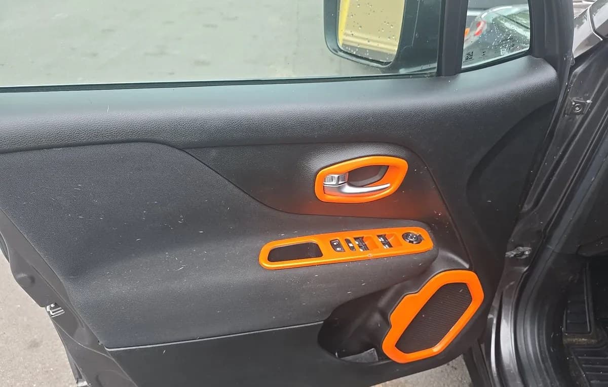 2019 JEEP RENEGADE Latitude 6