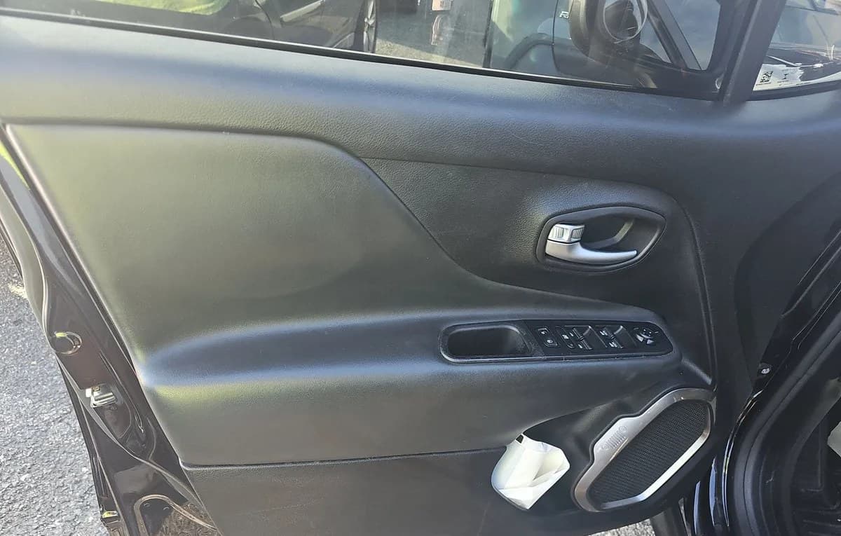 2019 JEEP RENEGADE Limited 5