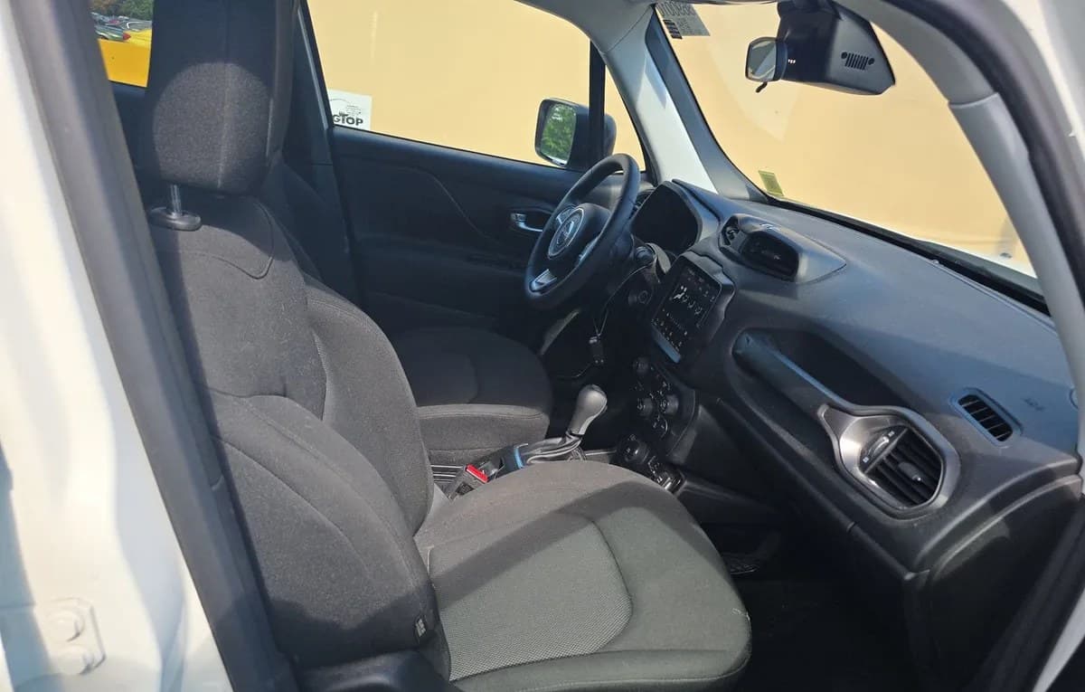 2023 JEEP RENEGADE Latitude 5