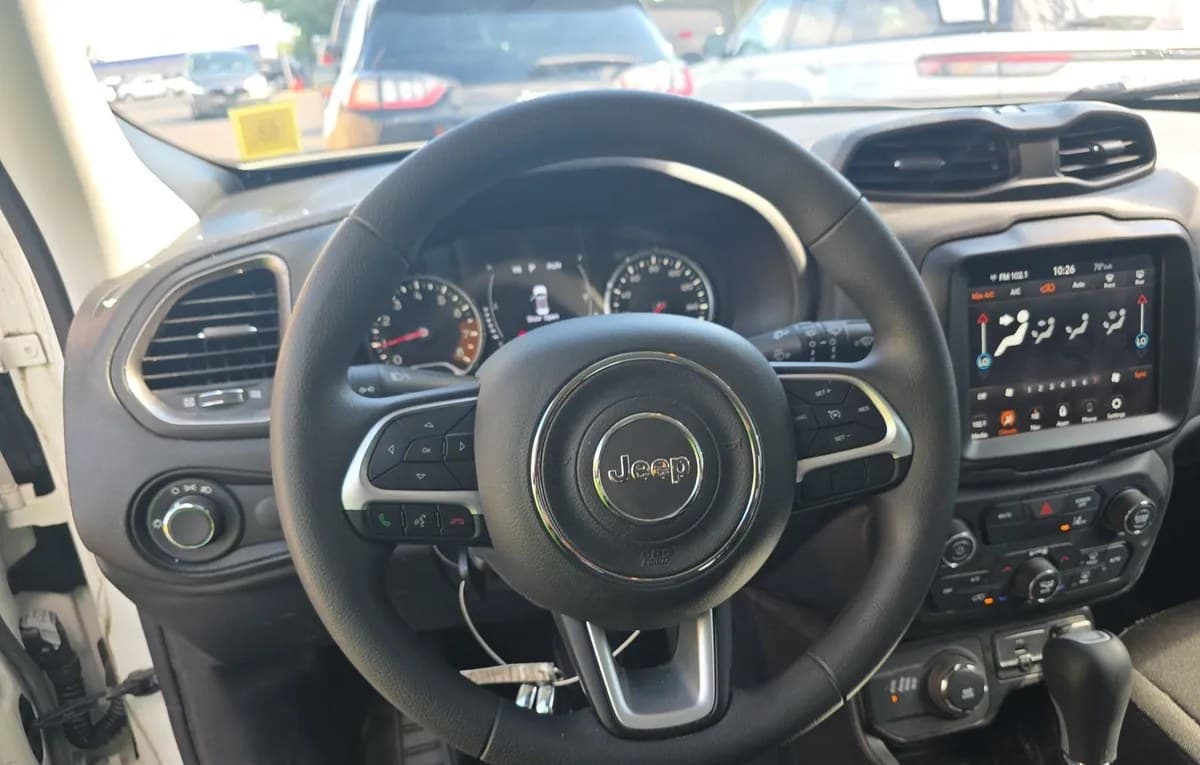 2023 JEEP RENEGADE Latitude 7
