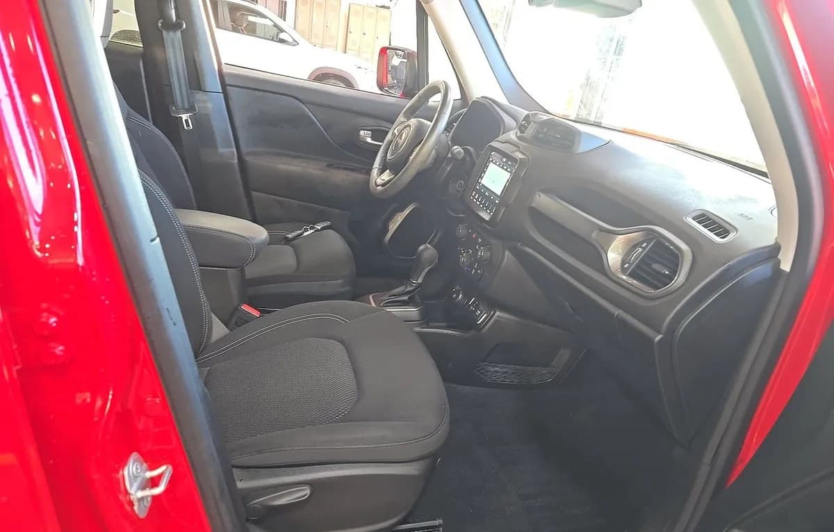 2023 JEEP RENEGADE Latitude 5