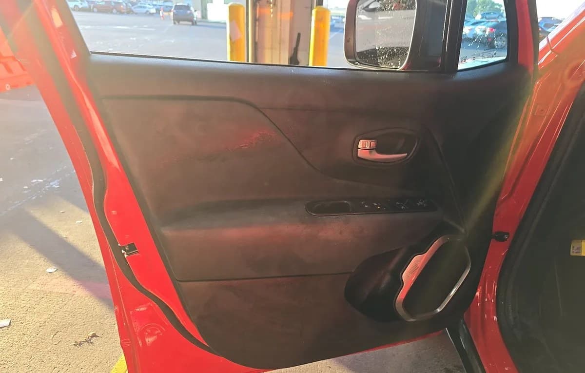 2023 JEEP RENEGADE Latitude 6