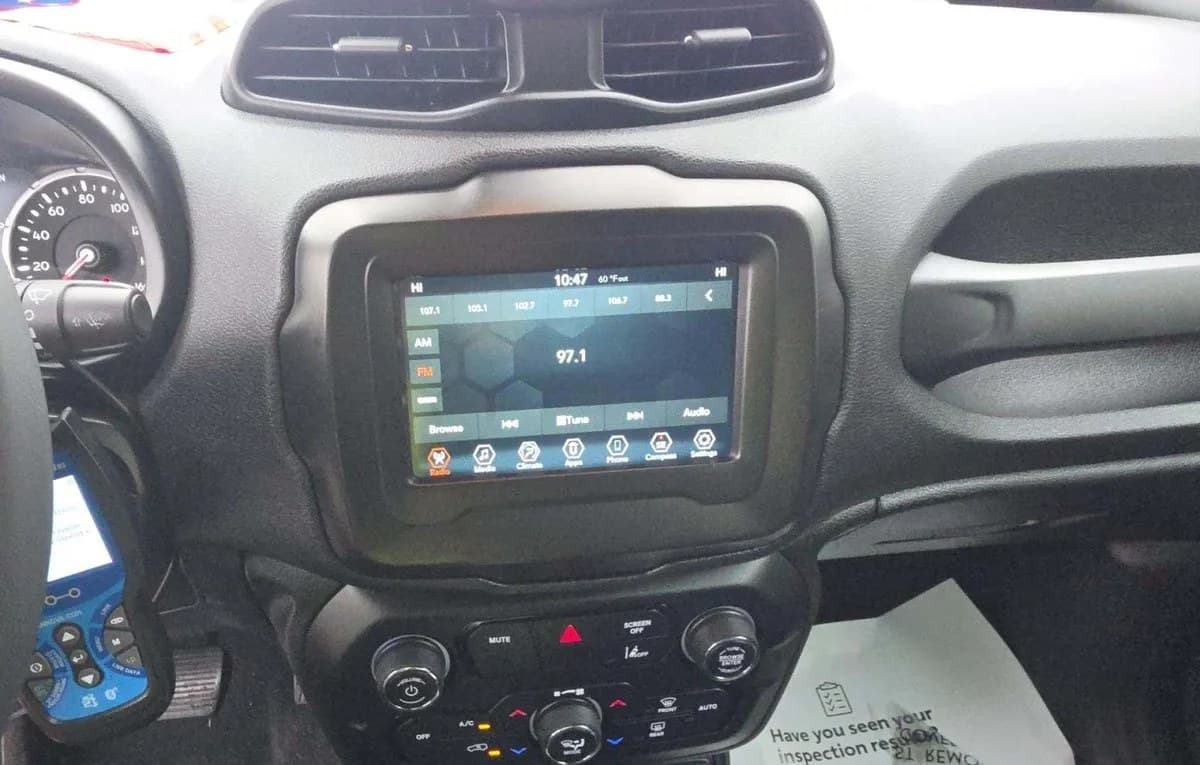 2021 JEEP RENEGADE Latitude 7
