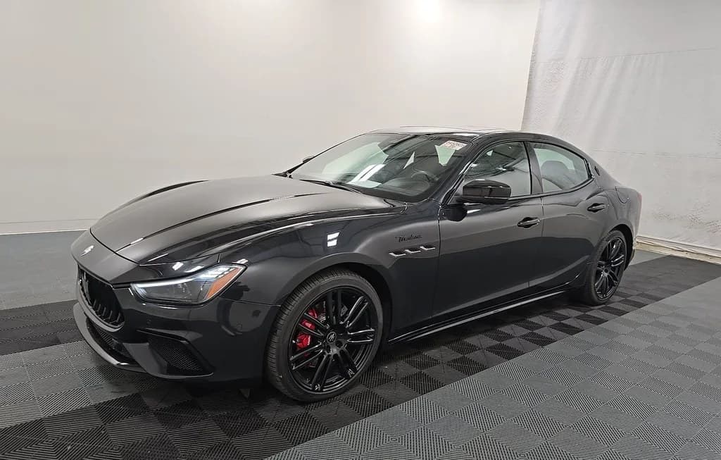 2023 MASERATI GHIBLI MODENA Q4