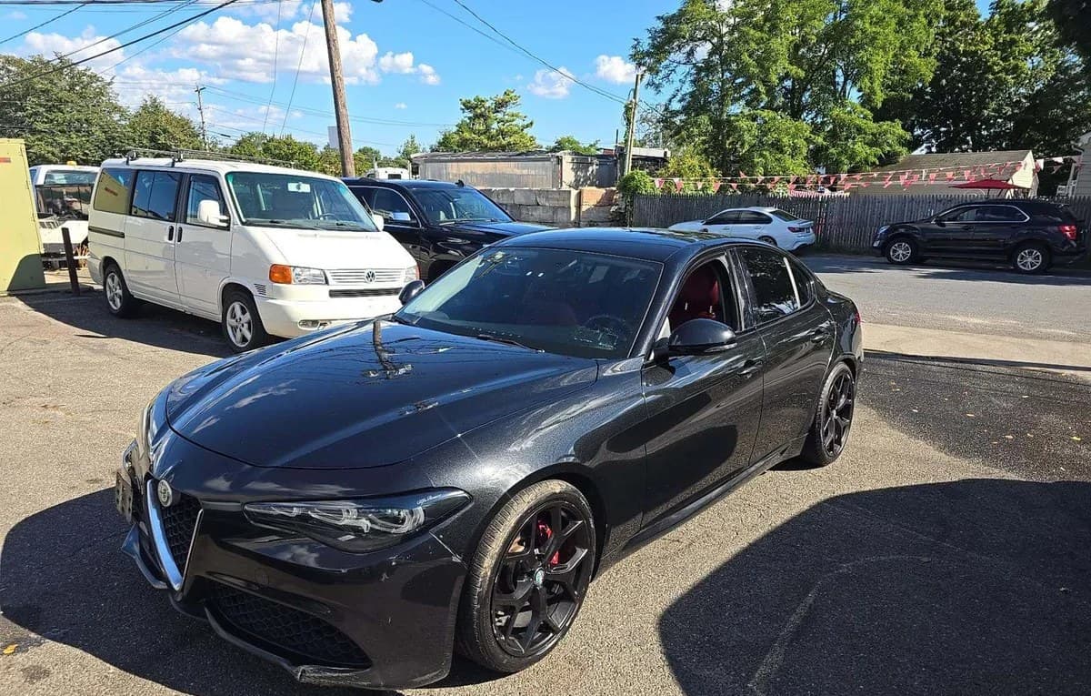 2017 ALFA ROMEO GIULIA Base 2