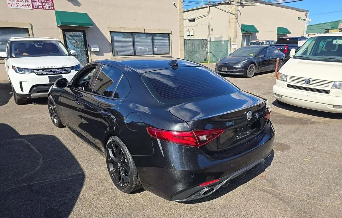 2017 ALFA ROMEO GIULIA Base 3