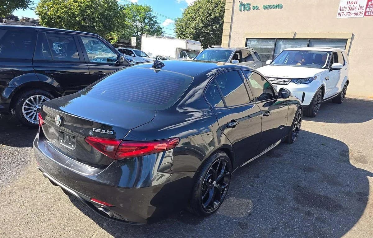 2017 ALFA ROMEO GIULIA Base 4