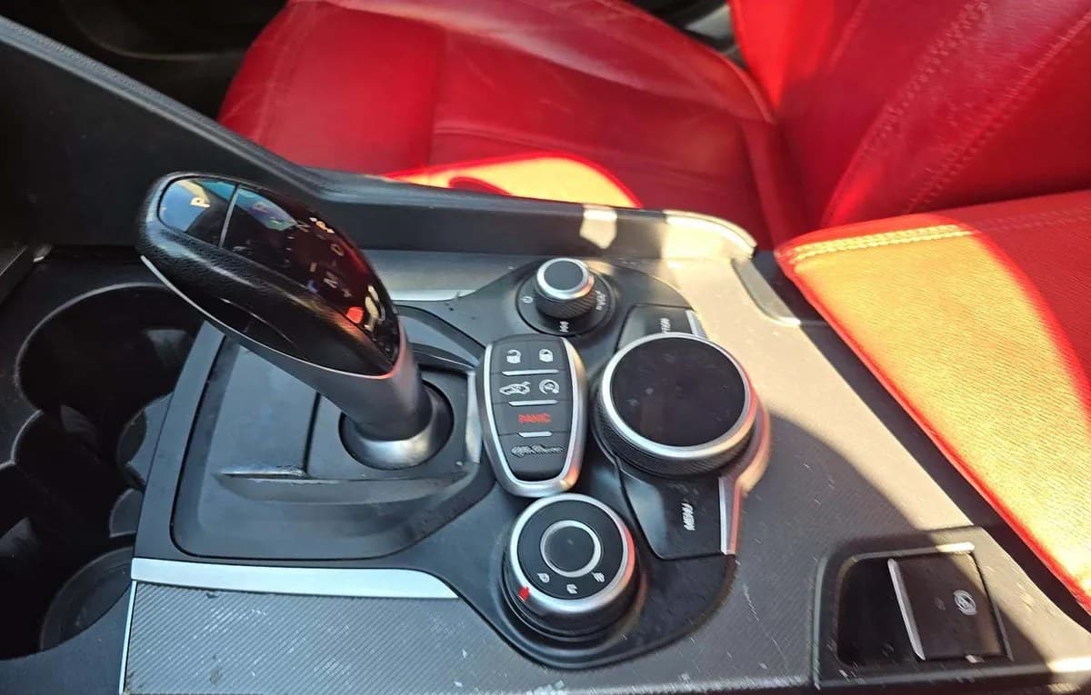 2017 ALFA ROMEO GIULIA Base 5