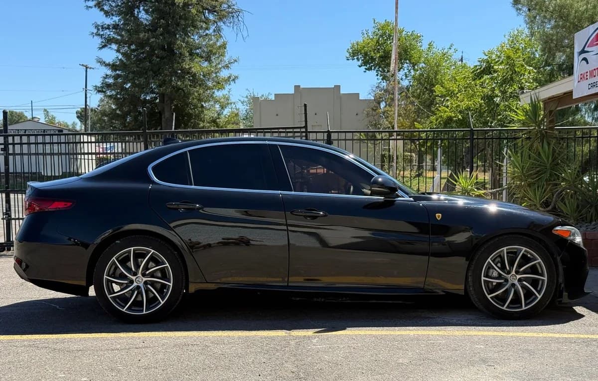 2017 ALFA ROMEO GIULIA Base 4