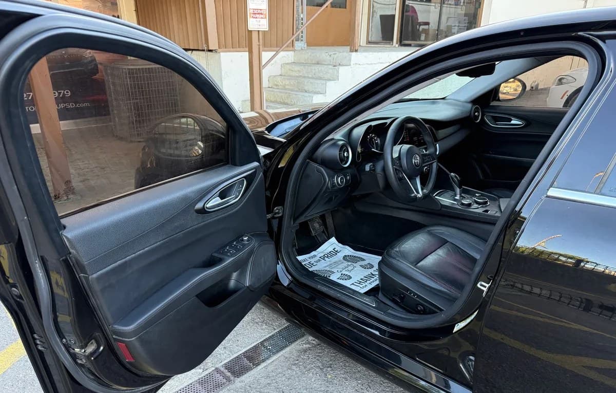 2017 ALFA ROMEO GIULIA Base 7