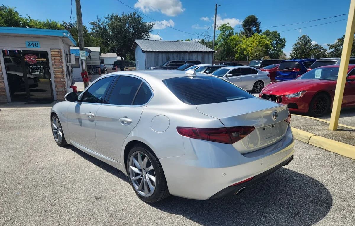 2017 ALFA ROMEO GIULIA Base 5