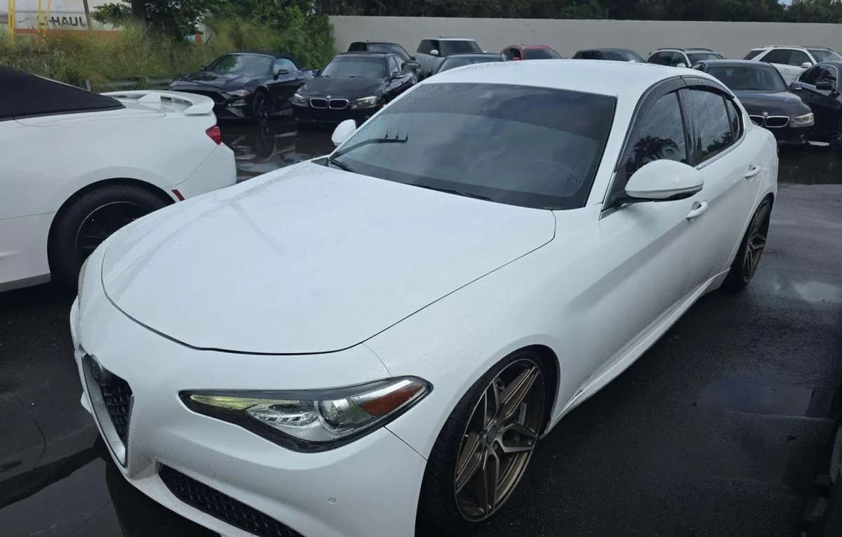 2018 ALFA ROMEO GIULIA Base 2