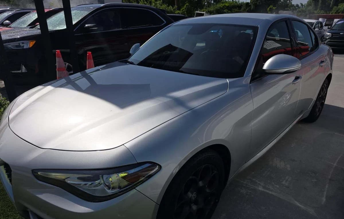 2017 ALFA ROMEO GIULIA Base 2