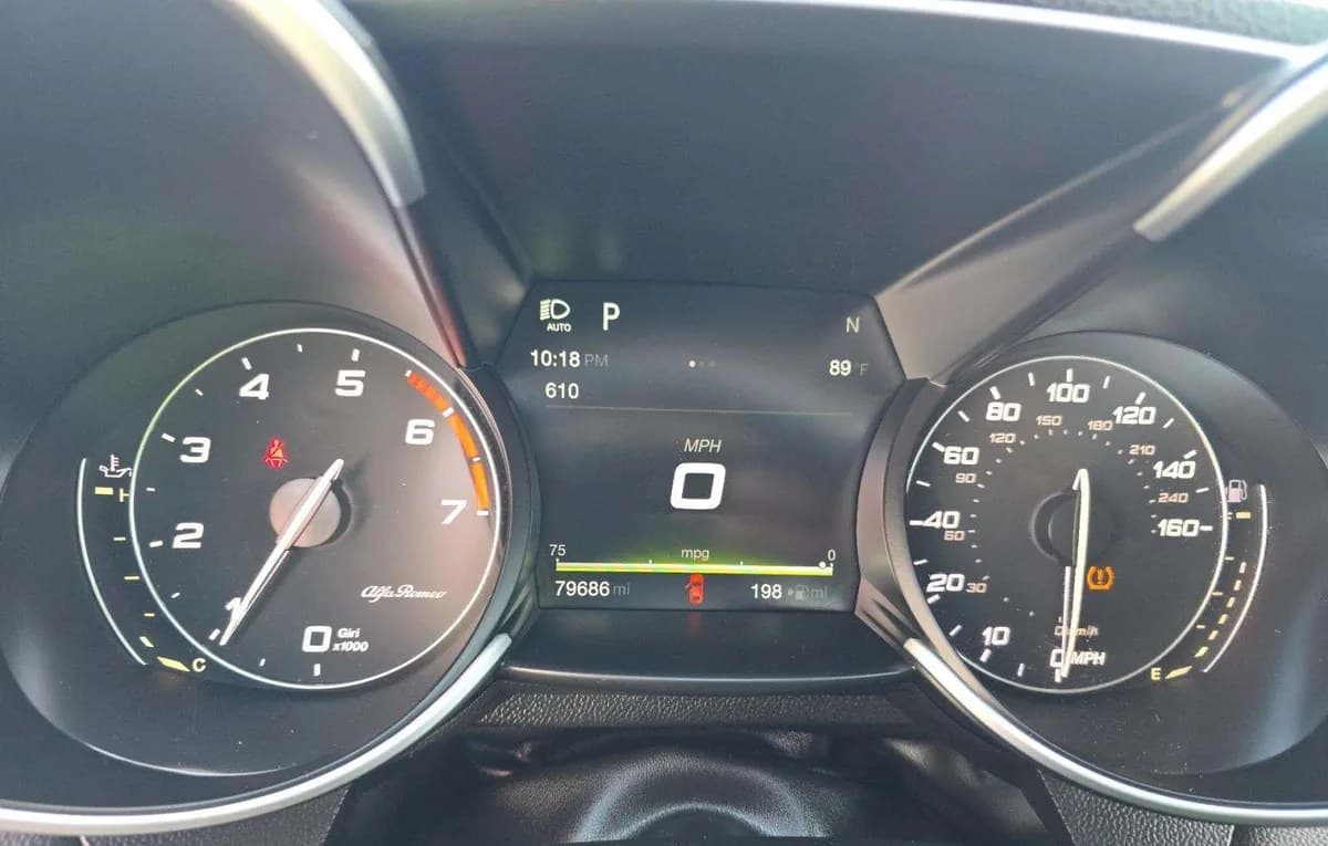 2017 ALFA ROMEO GIULIA Base 6