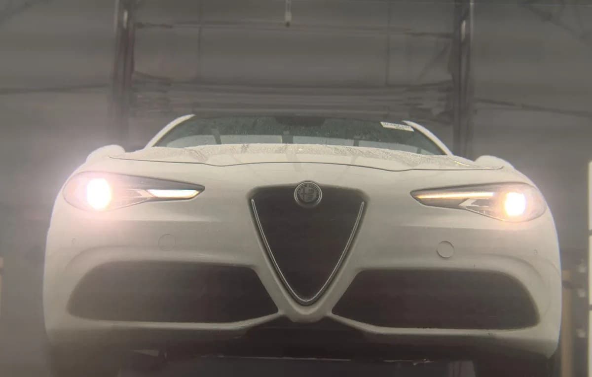 2017 ALFA ROMEO GIULIA TI 4