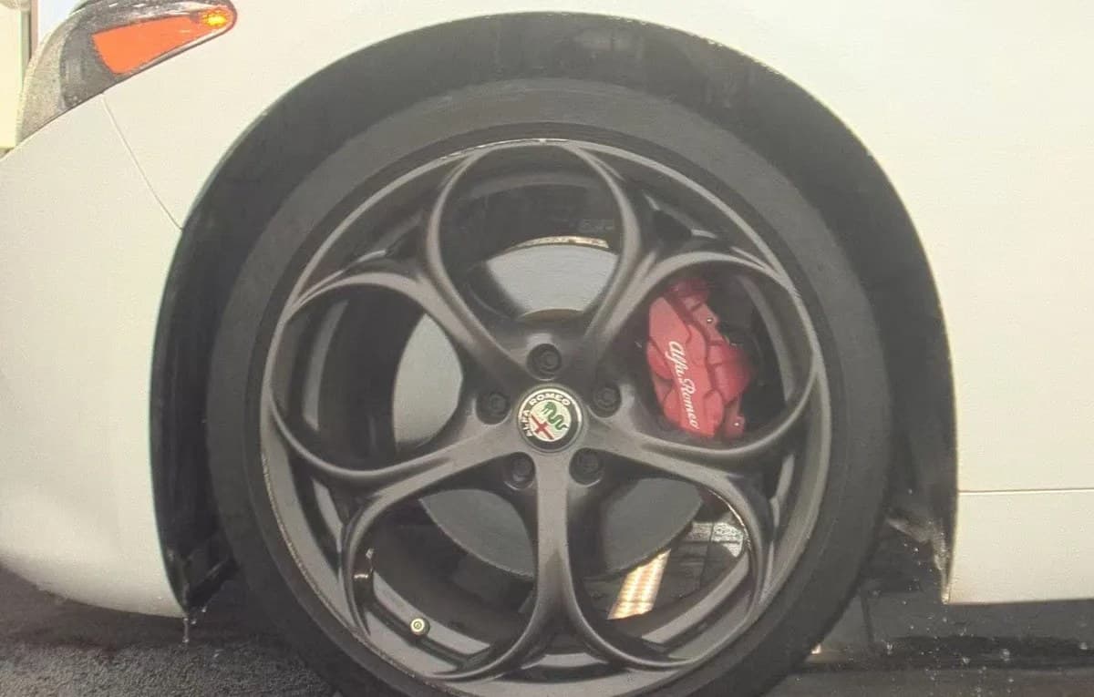 2017 ALFA ROMEO GIULIA TI 6