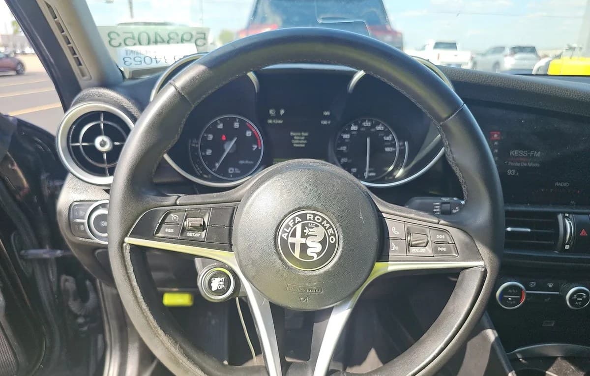 2019 ALFA ROMEO GIULIA Base 6